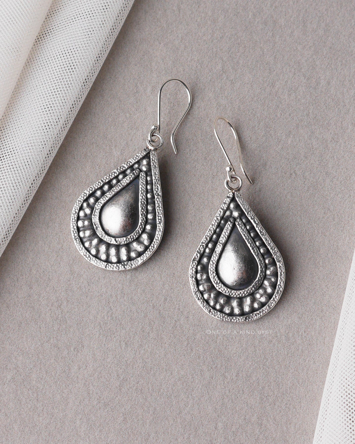 KSE32 カレンシルバー ピアス<Black Cタイプ ドロップ>