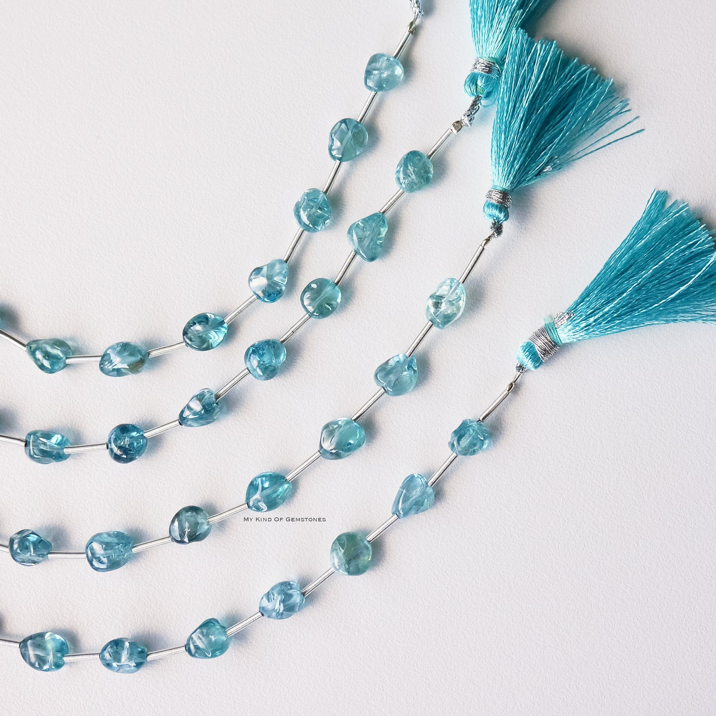 ブルージルコン フリーフォーム(オールドストック) 1連