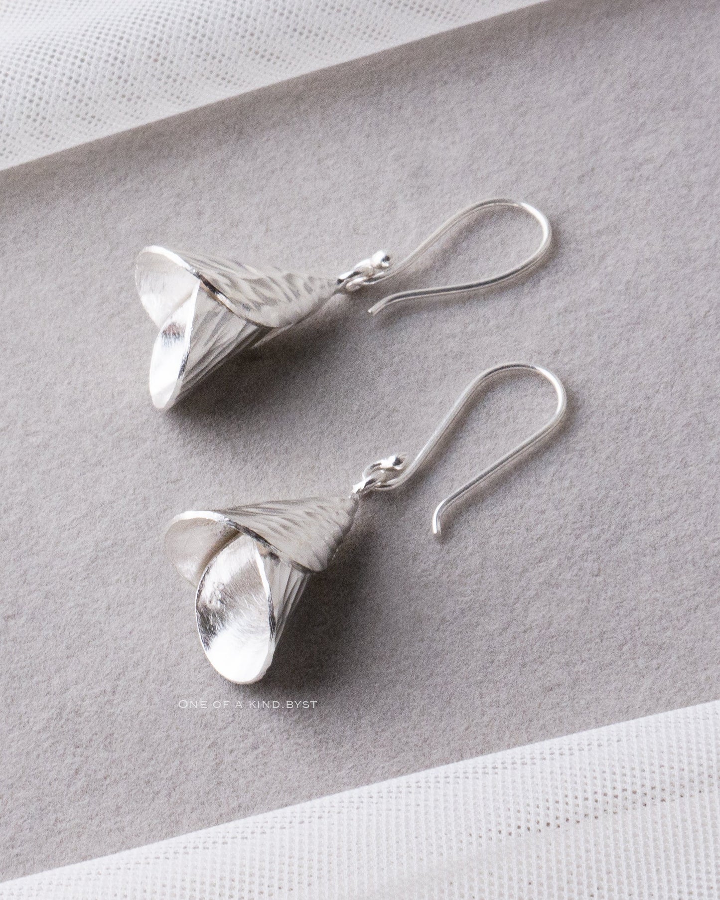 KSE19 カレンシルバー ピアス<フラワーベル>