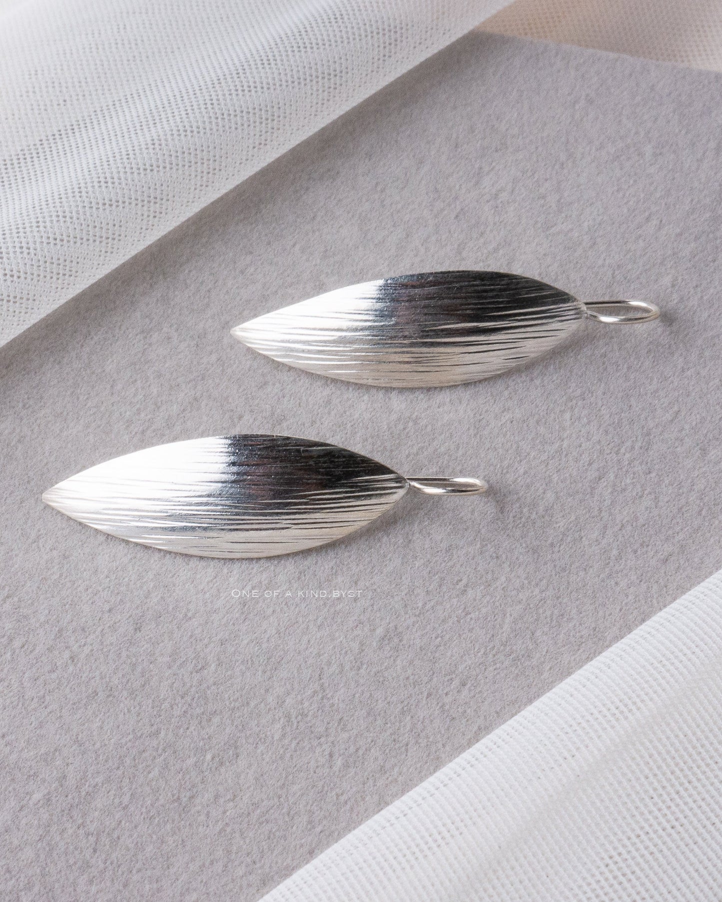 KSE15 カレンシルバー ピアス<リーフフック Aタイプ>
