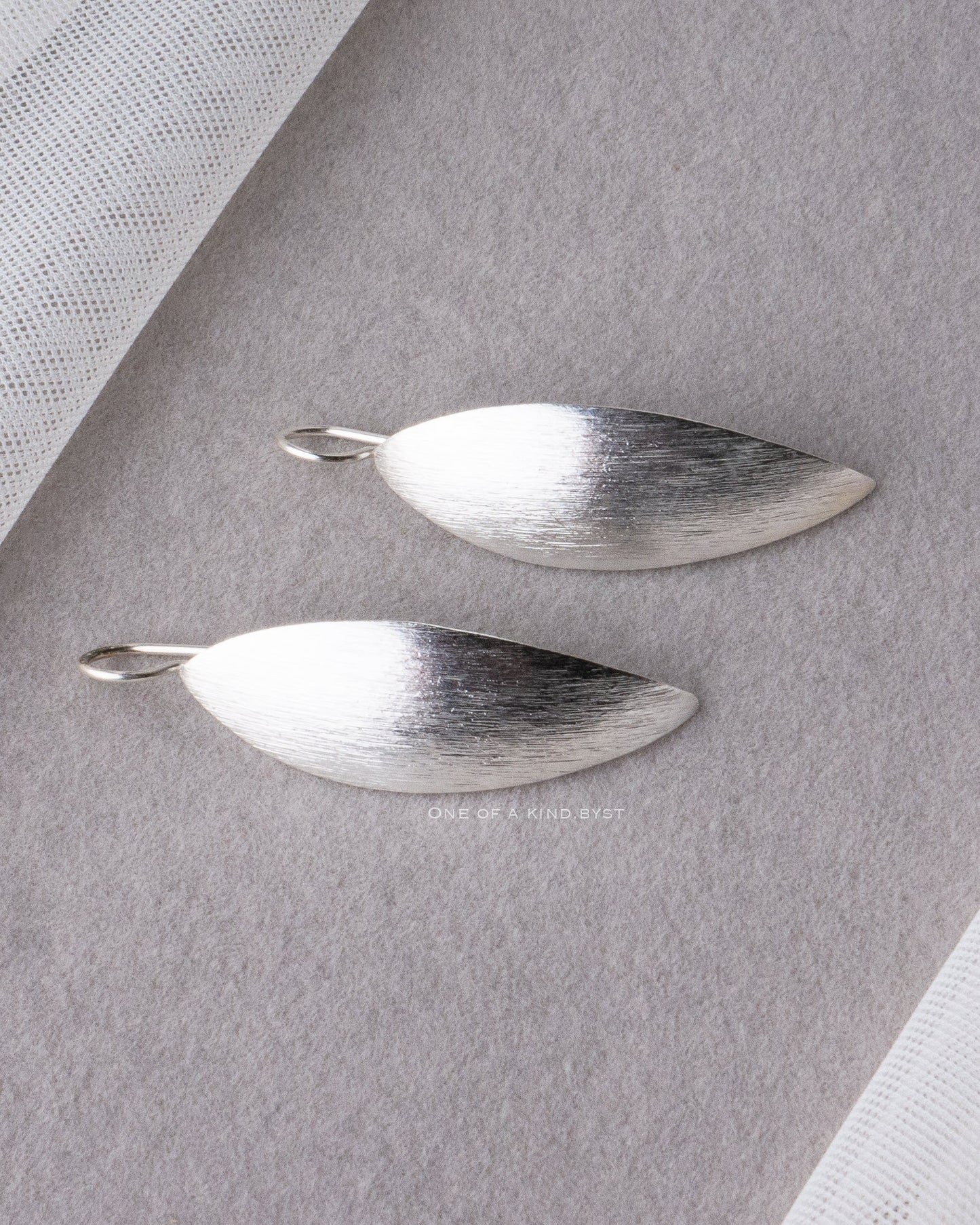 KSE16 カレンシルバー ピアス<リーフフック Bタイプ>