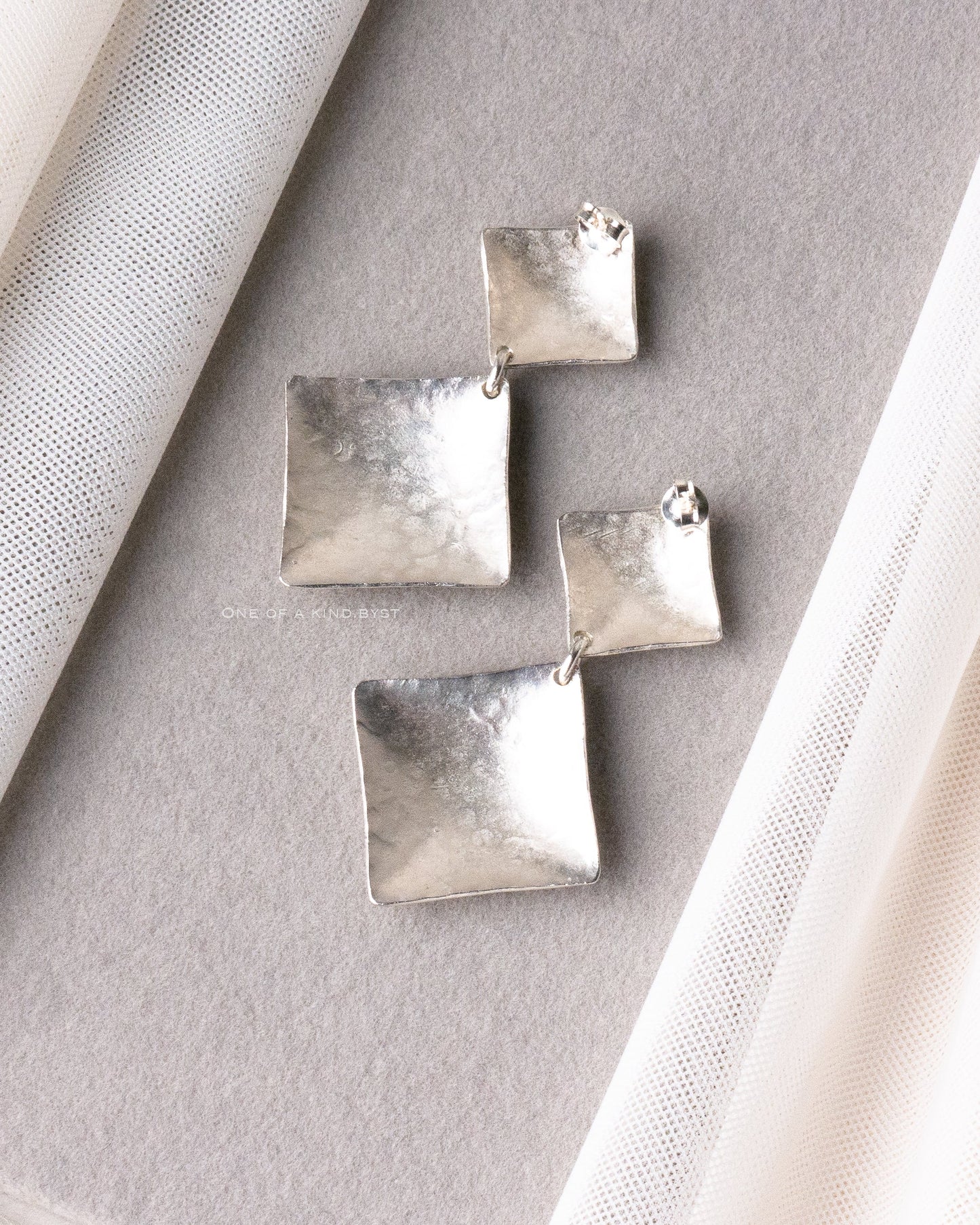 KSE14 カレンシルバー ピアス<ダブルダイヤスタッド 大>