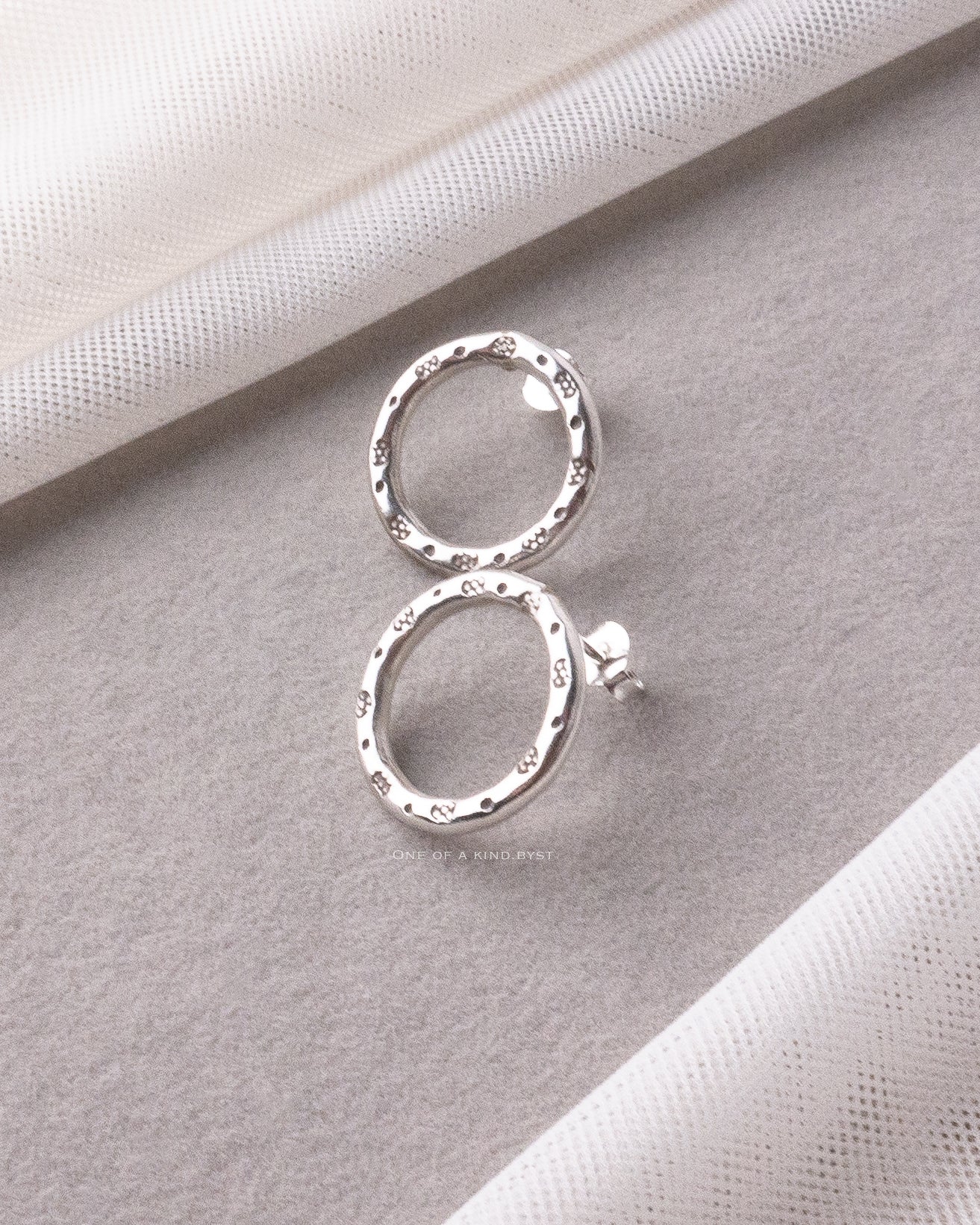 KSE34 カレンシルバー ピアス<サークルスタッド>