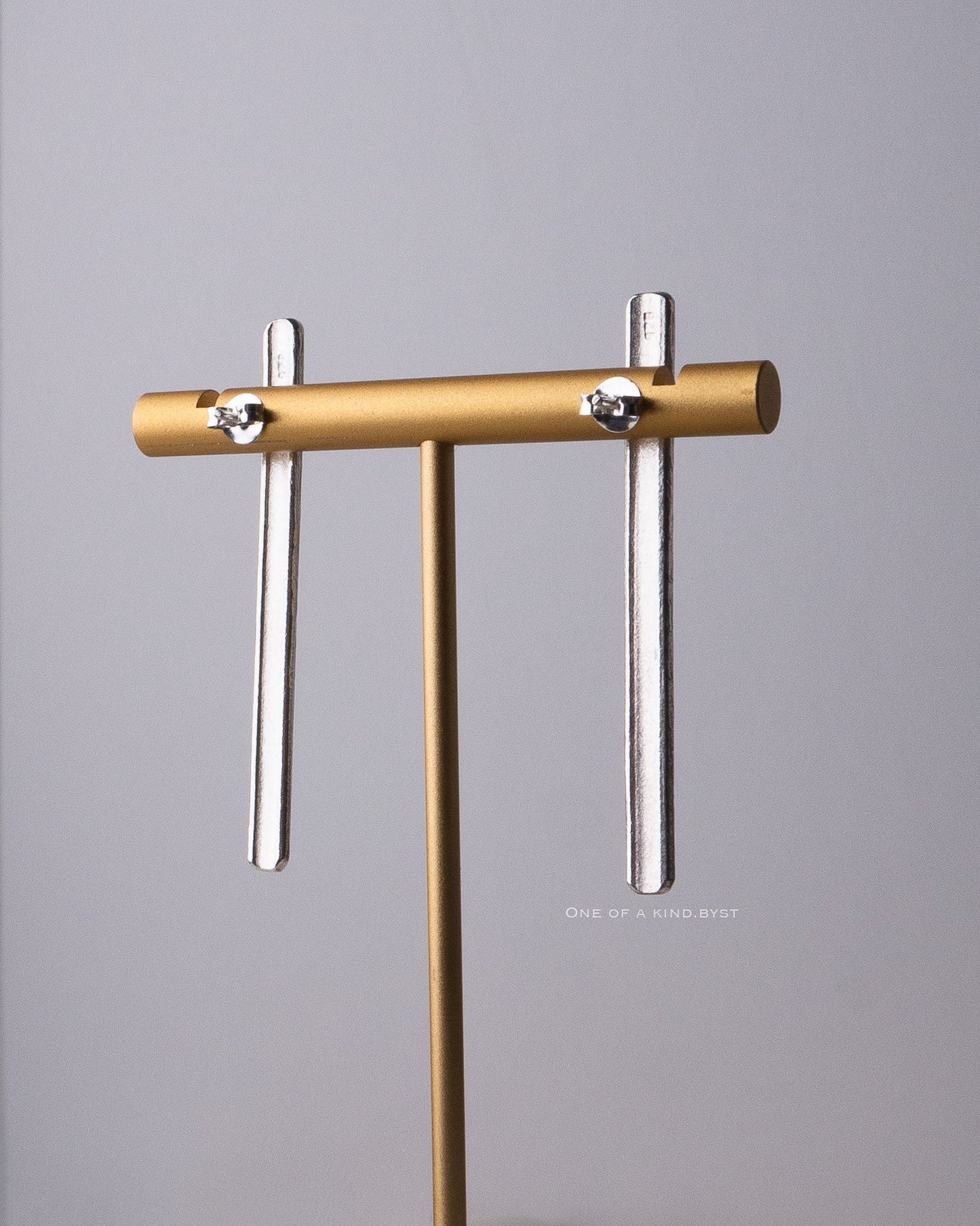 KSE22 カレンシルバー ピアス<ロングバー>