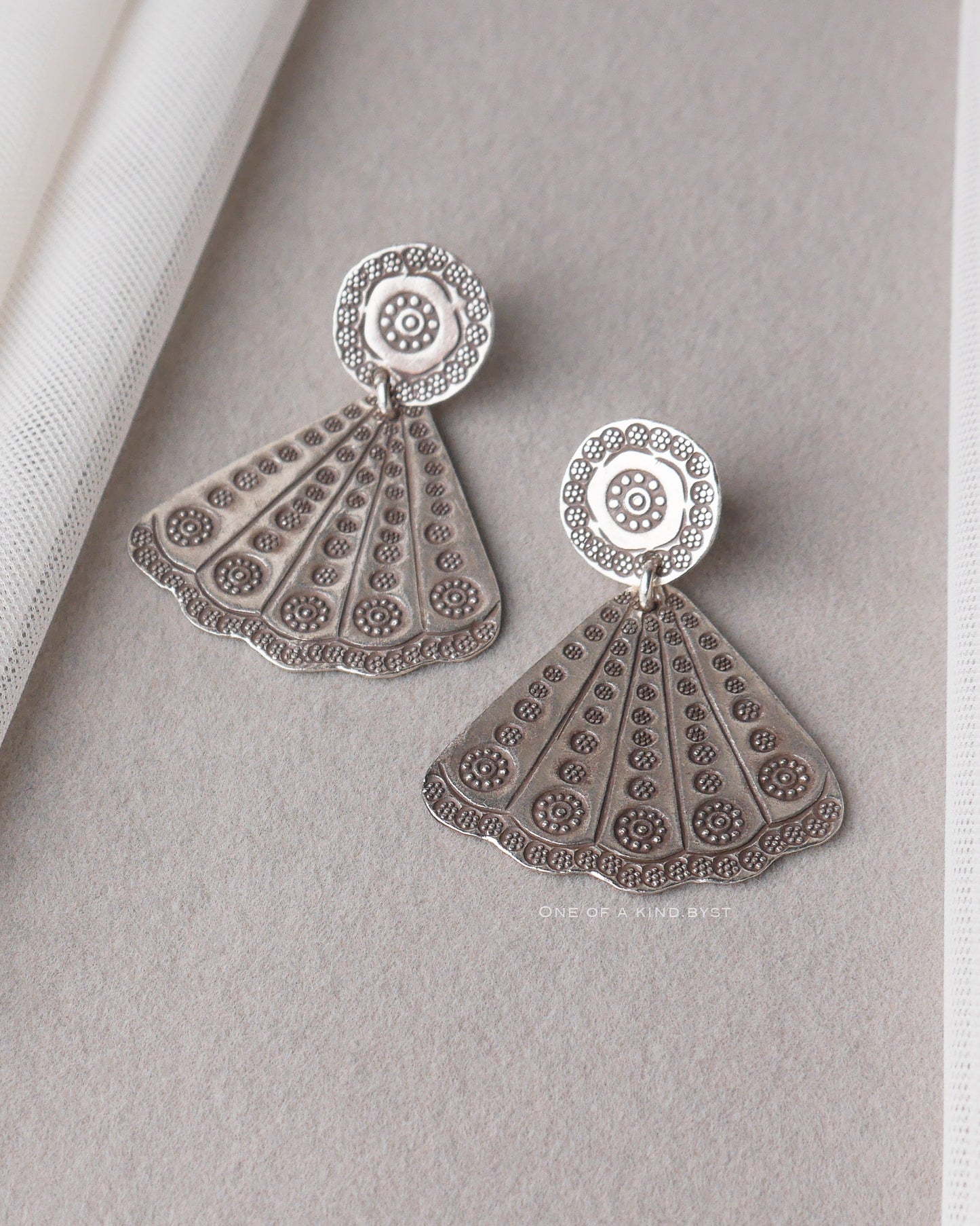 KSE42 カレンシルバー ピアス<Pattern fan スタッド>