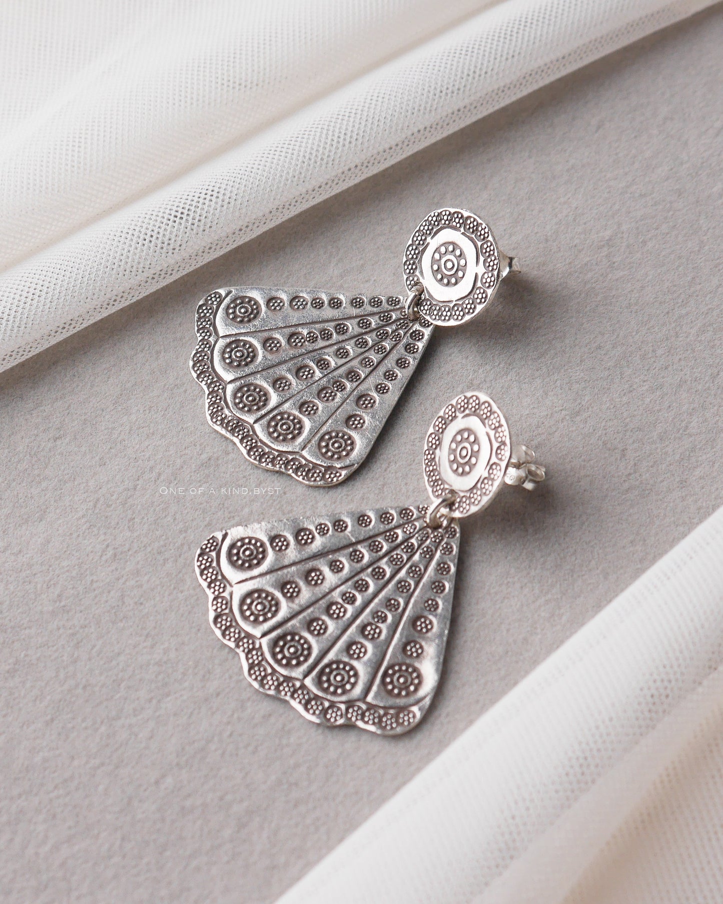 KSE42 カレンシルバー ピアス<Pattern fan スタッド>