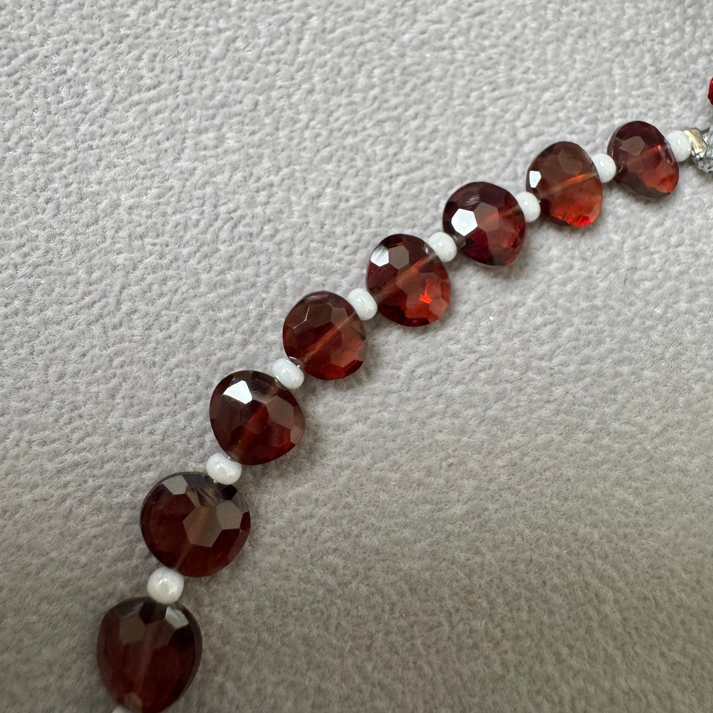 高品質 モザンビークガーネット uneven ハンマードテクスチャービーズ 1連