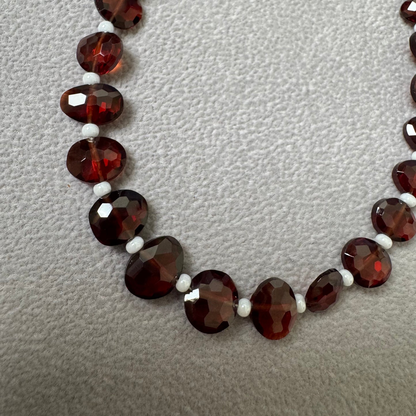 高品質 モザンビークガーネット uneven ハンマードテクスチャービーズ 1連