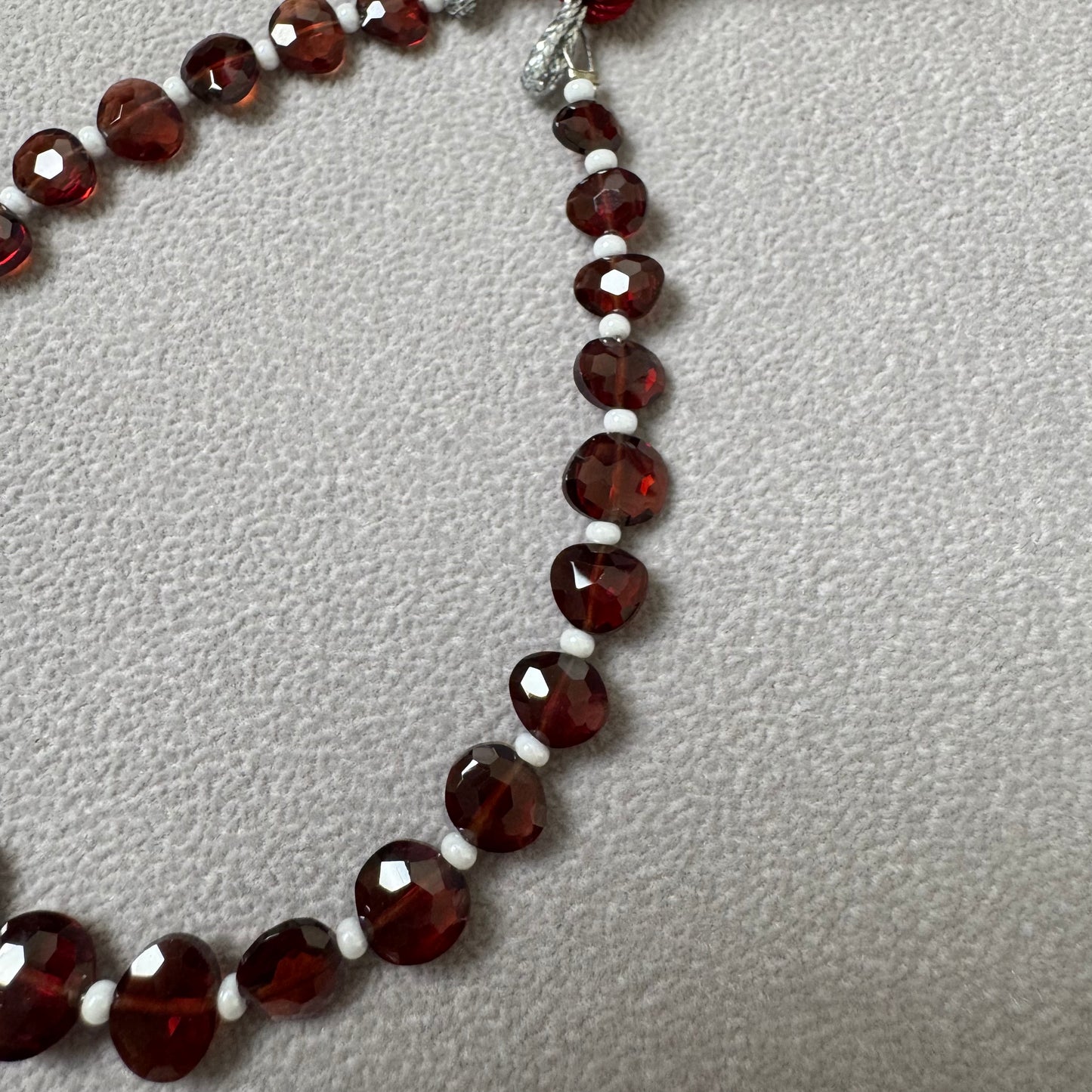 高品質 モザンビークガーネット uneven ハンマードテクスチャービーズ 1連