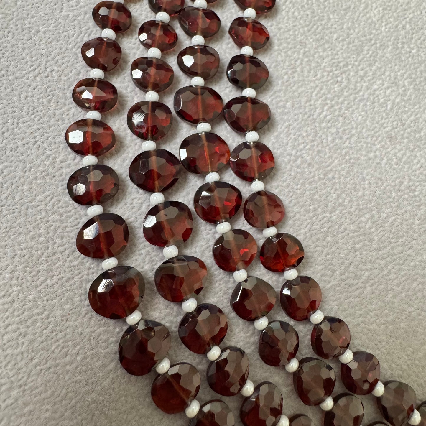 高品質 モザンビークガーネット uneven ハンマードテクスチャービーズ 1連