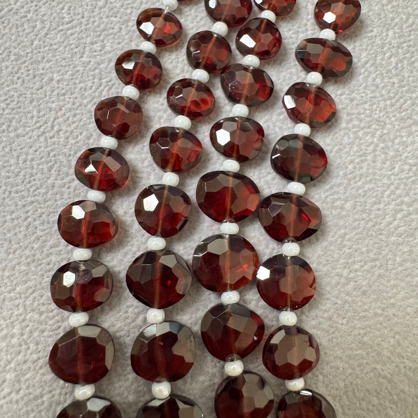 高品質 モザンビークガーネット uneven ハンマードテクスチャービーズ 1連