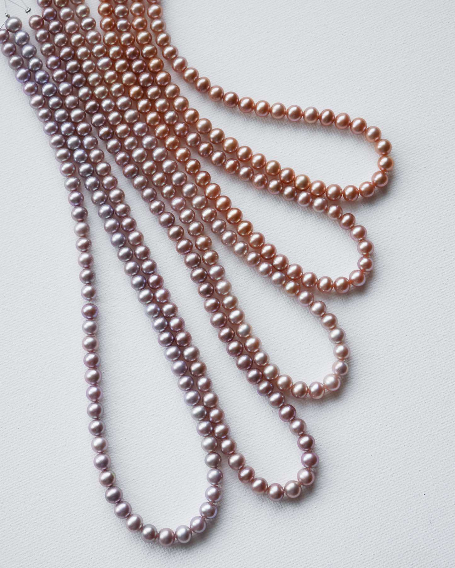 淡水パール  ナチュラルカラー セミラウンド/ポテト 高光沢　1連