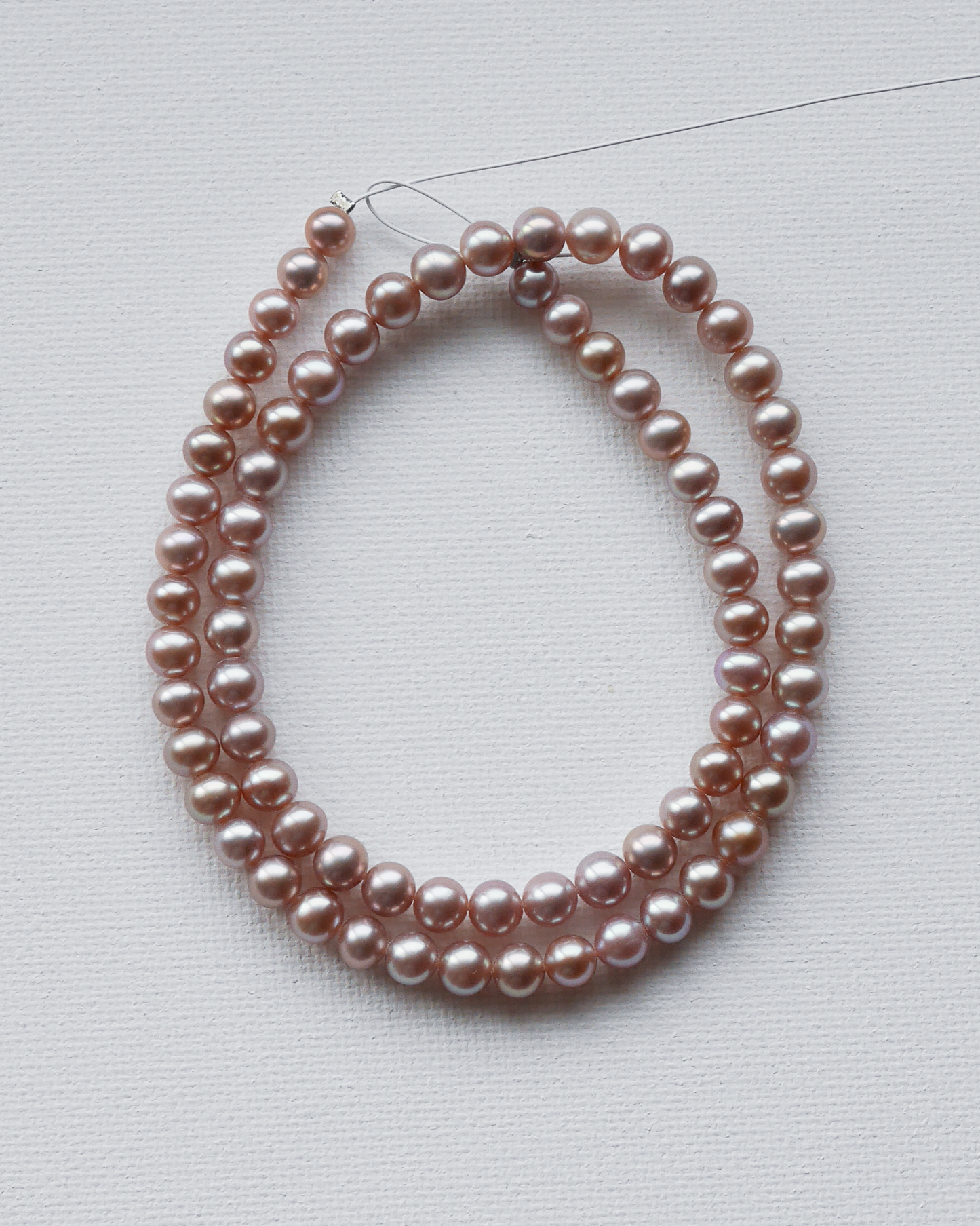 淡水パール  ナチュラルカラー セミラウンド/ポテト 高光沢　1連