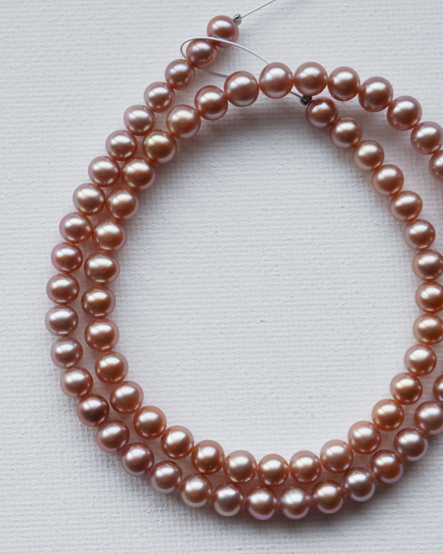 淡水パール  ナチュラルカラー セミラウンド/ポテト 高光沢　1連