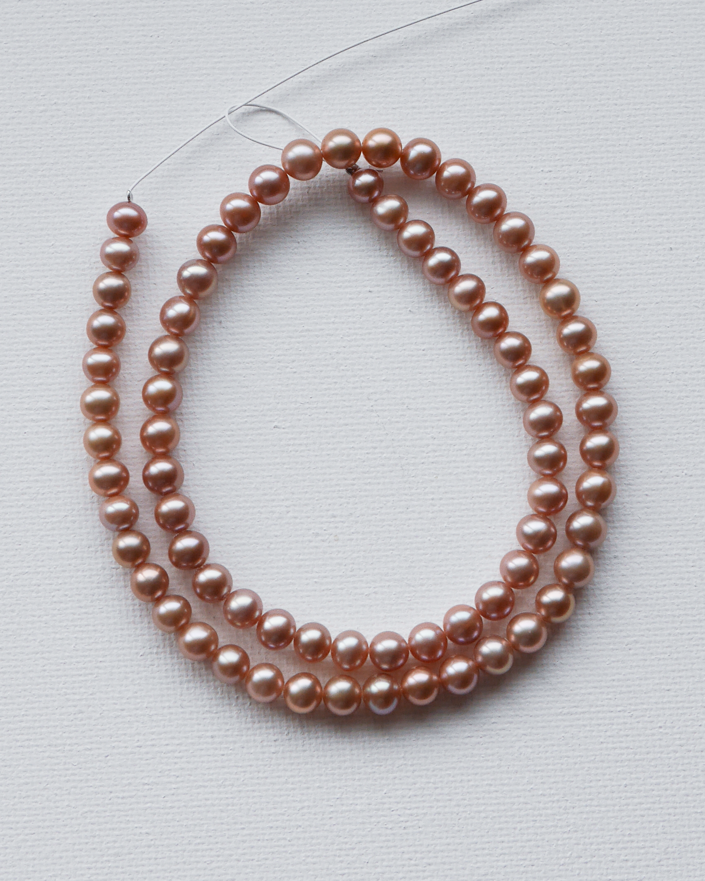 淡水パール  ナチュラルカラー セミラウンド/ポテト 高光沢　1連