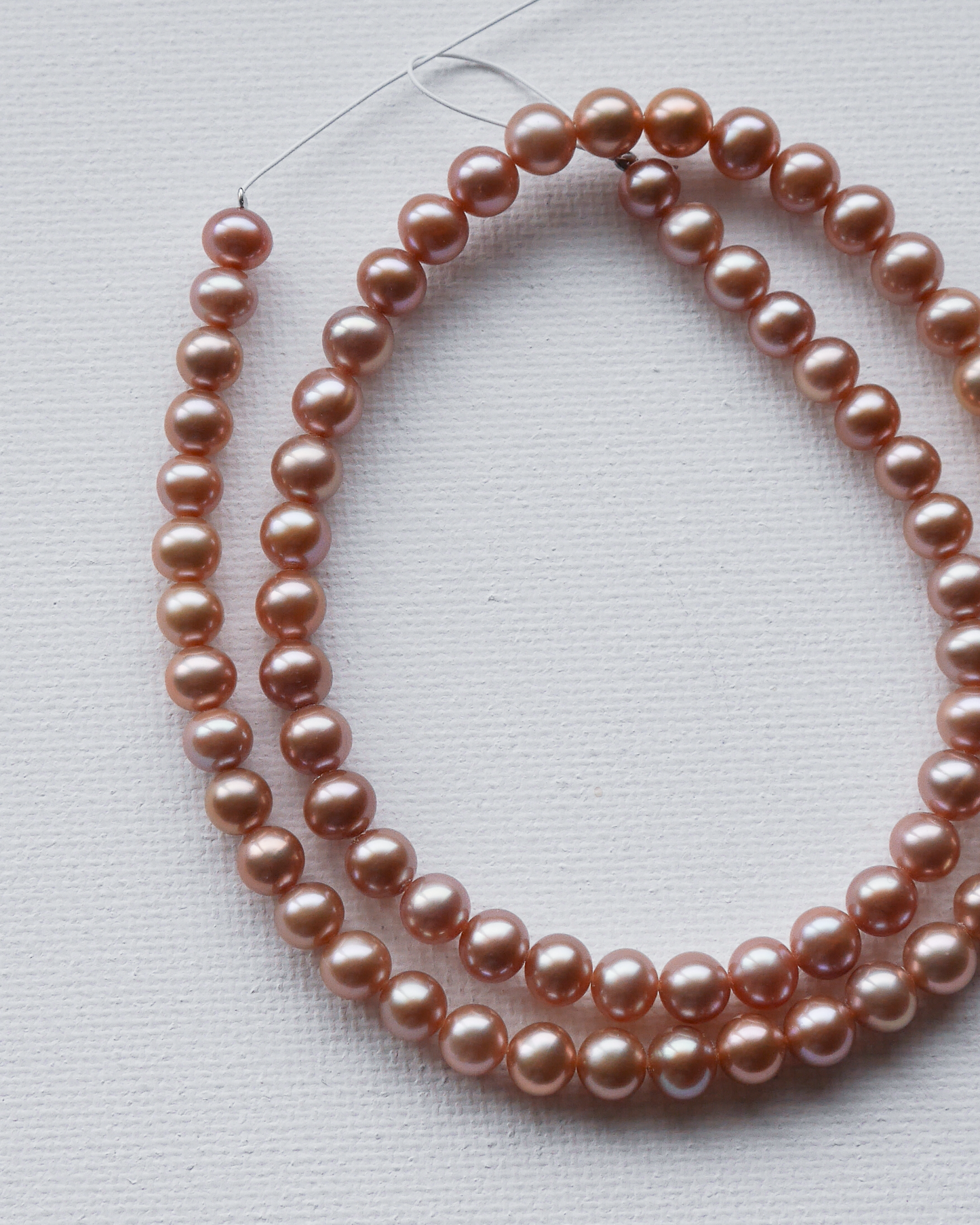 淡水パール  ナチュラルカラー セミラウンド/ポテト 高光沢　1連