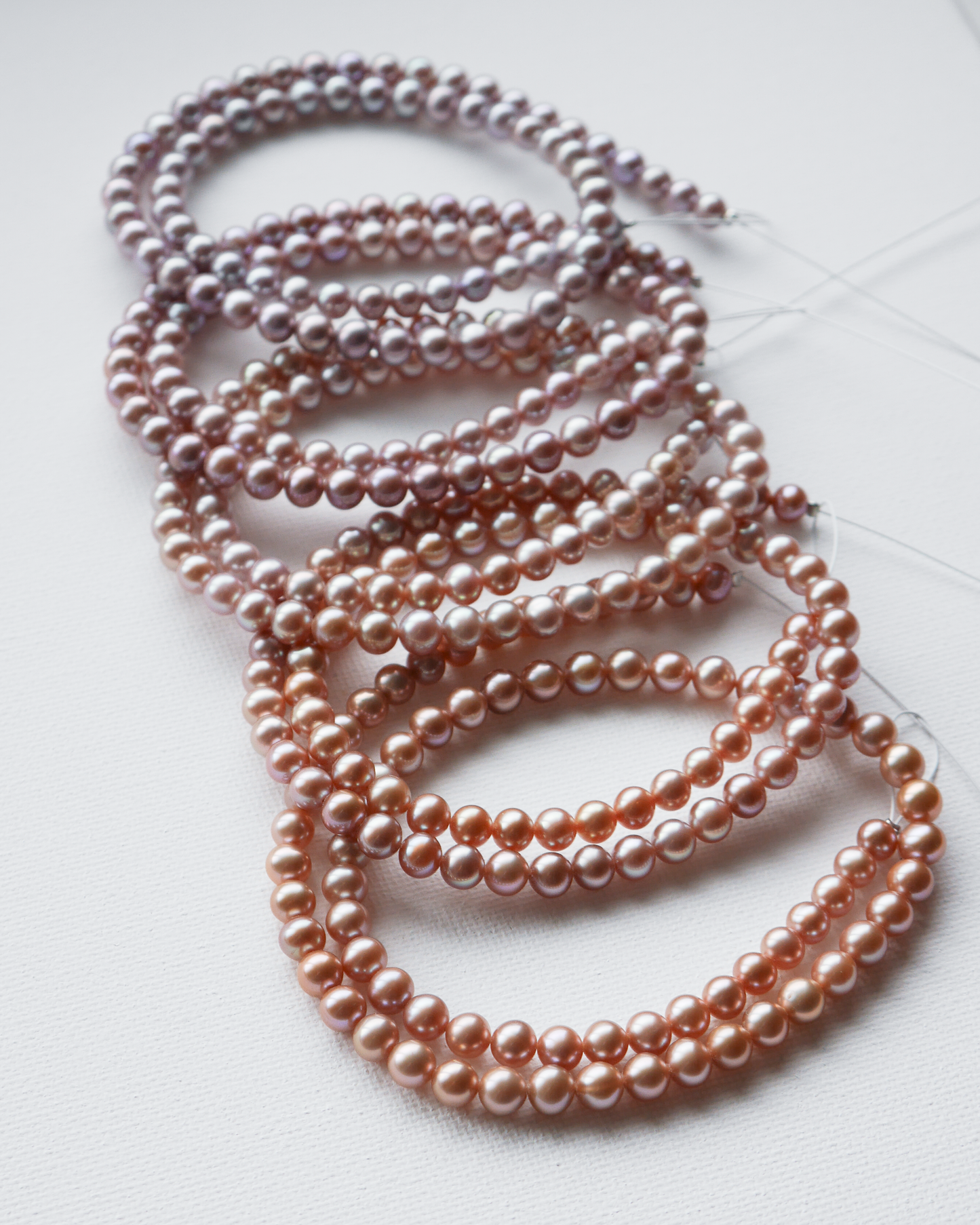 淡水パール  ナチュラルカラー セミラウンド/ポテト 高光沢　1連