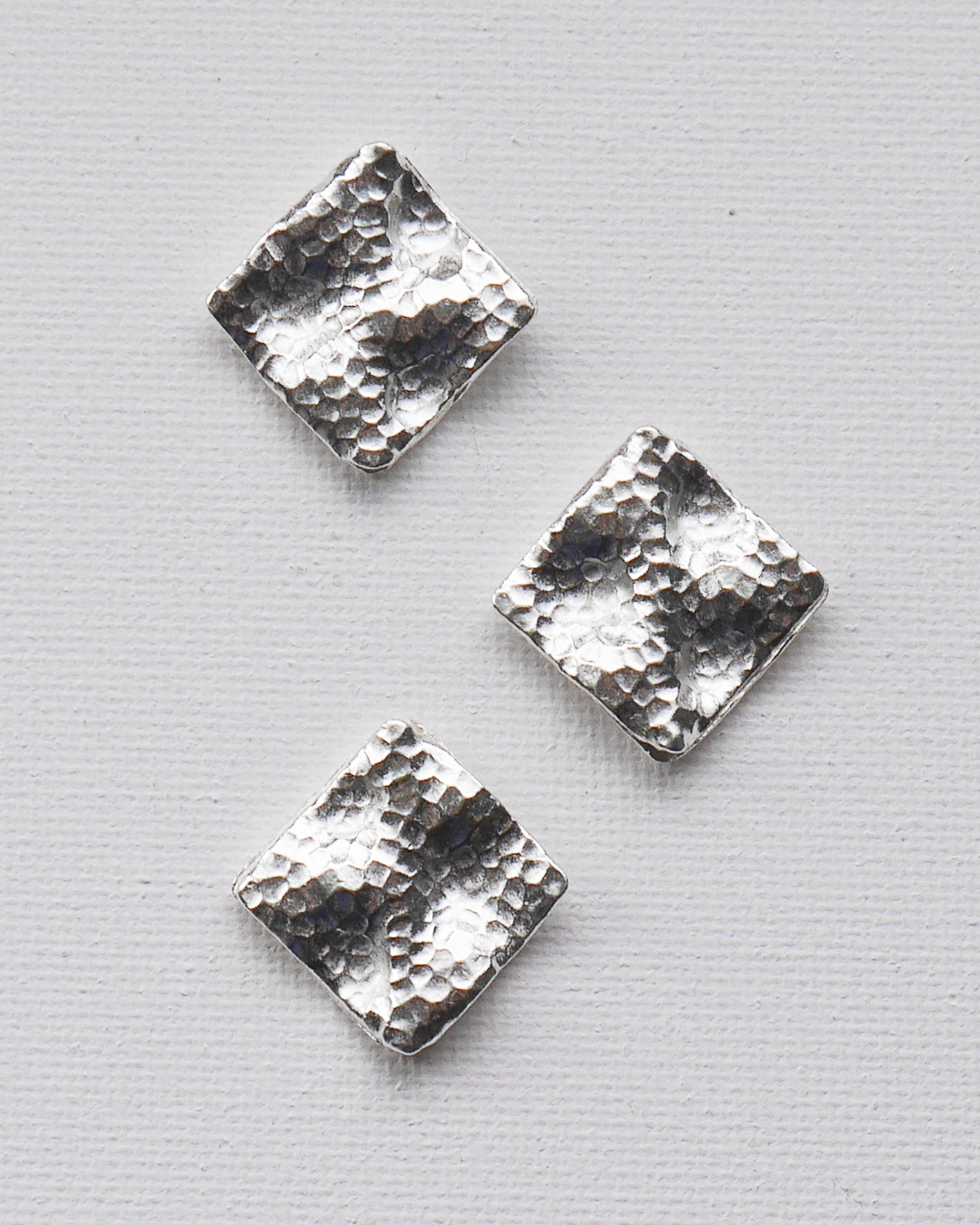 KSB128　カレンシルバー ビーズ フラットテクスチャーダイヤスクエア 1Pcs