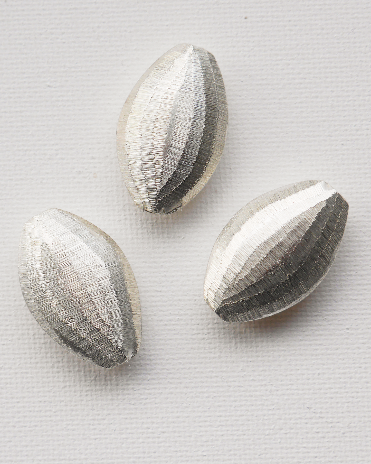 KSB134　カレンシルバー ビーズ テクスチャーアーモンド 1Pcs