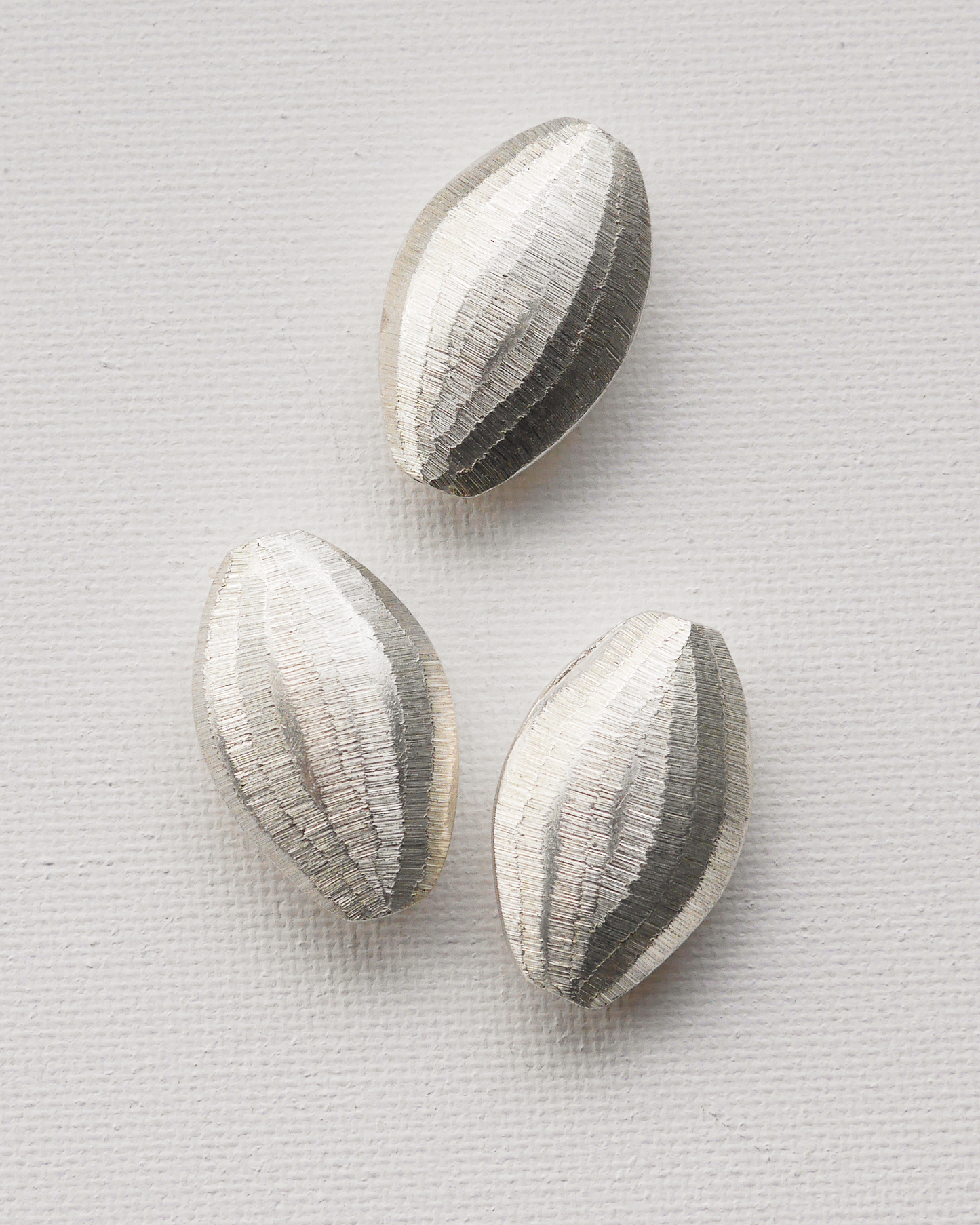 KSB134　カレンシルバー ビーズ テクスチャーアーモンド 1Pcs