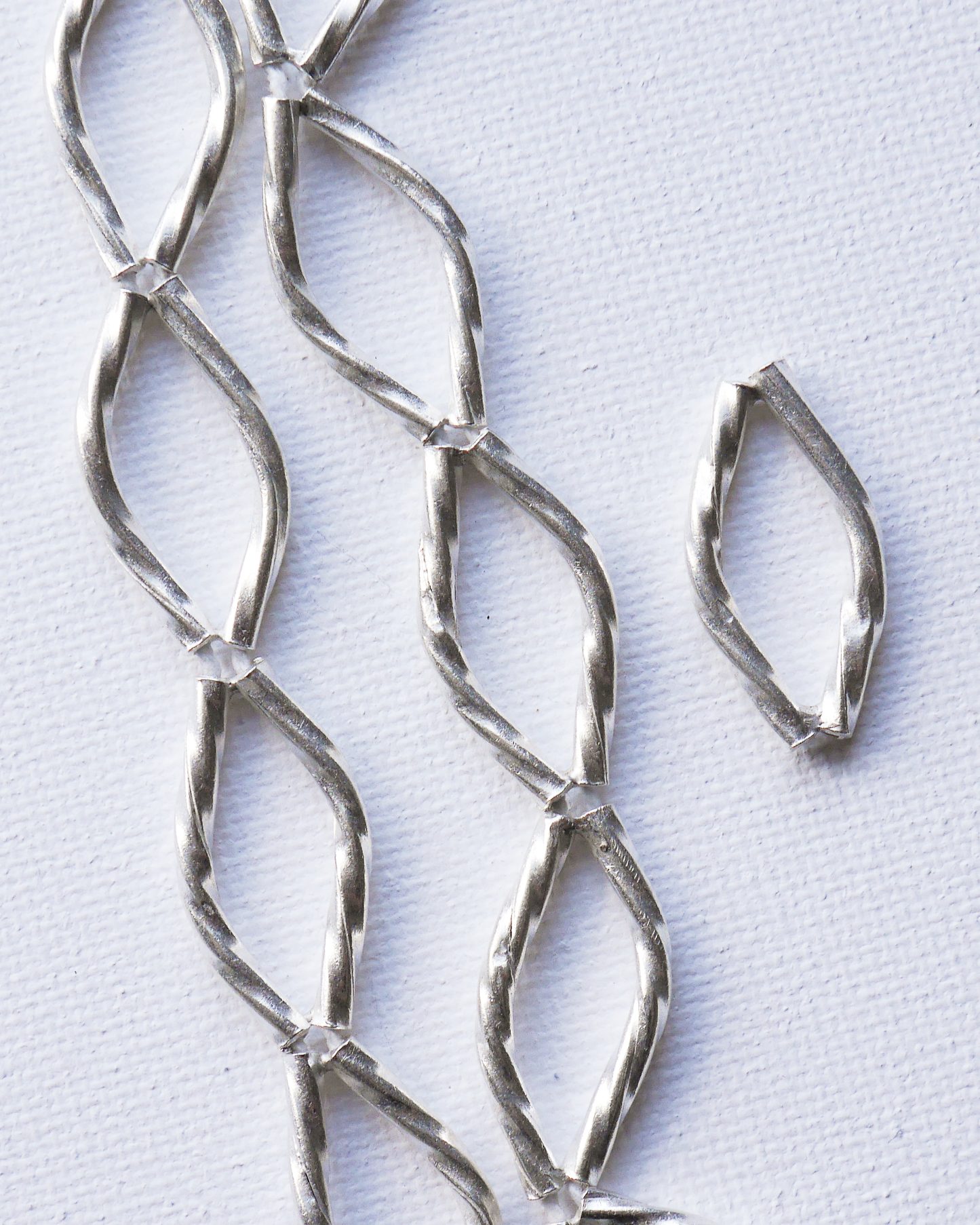 KSB145　カレンシルバー ビーズ テクスチャーWチューブ