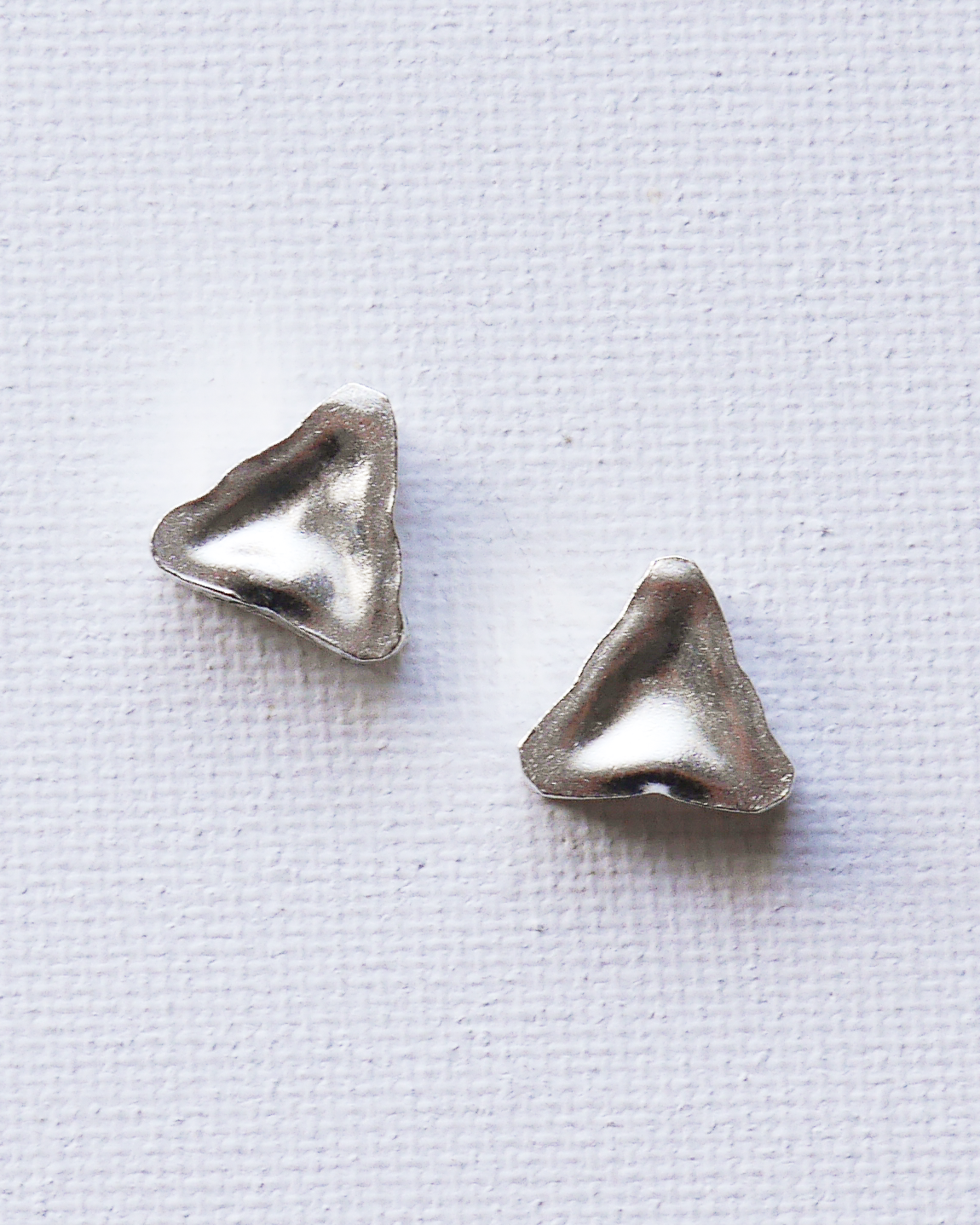 KSB119	カレンシルバー ビーズ フラットトライアングルビーズ　2Pcs