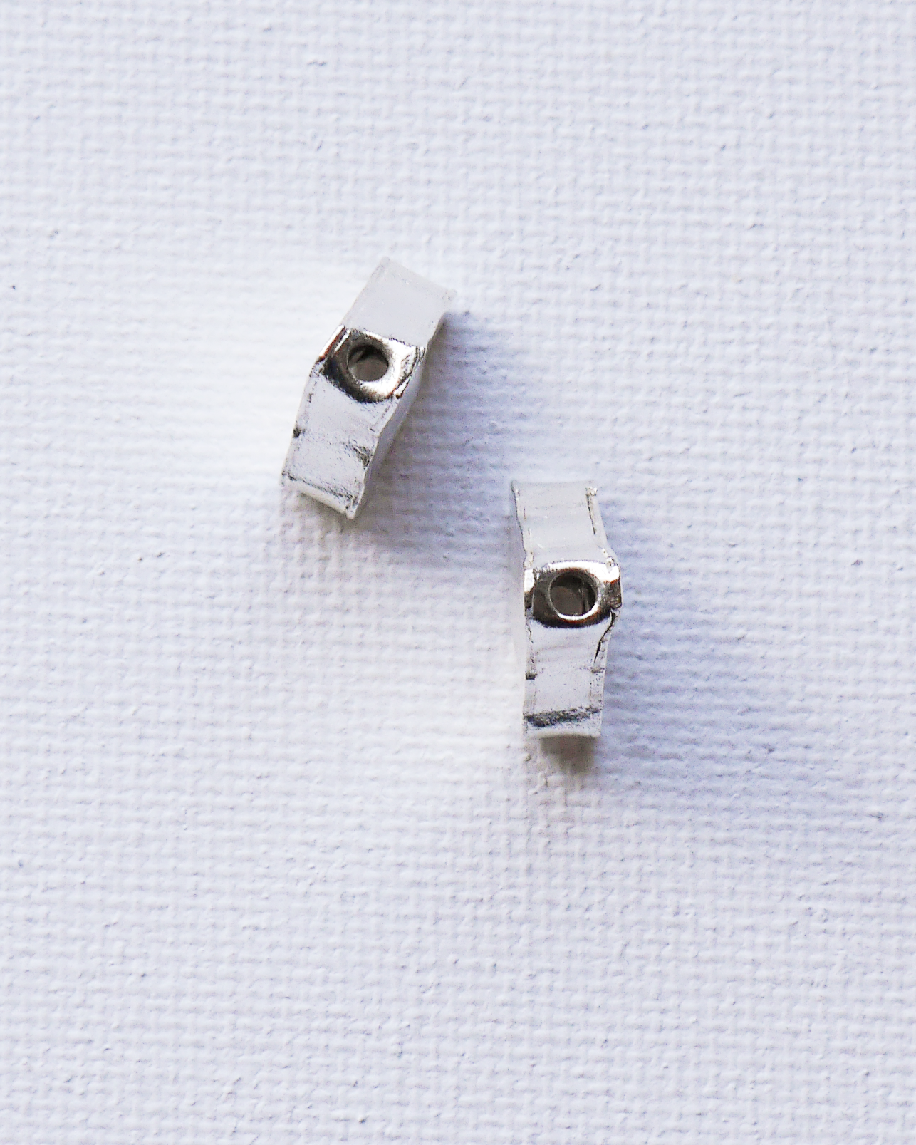 KSB119	カレンシルバー ビーズ フラットトライアングルビーズ　2Pcs