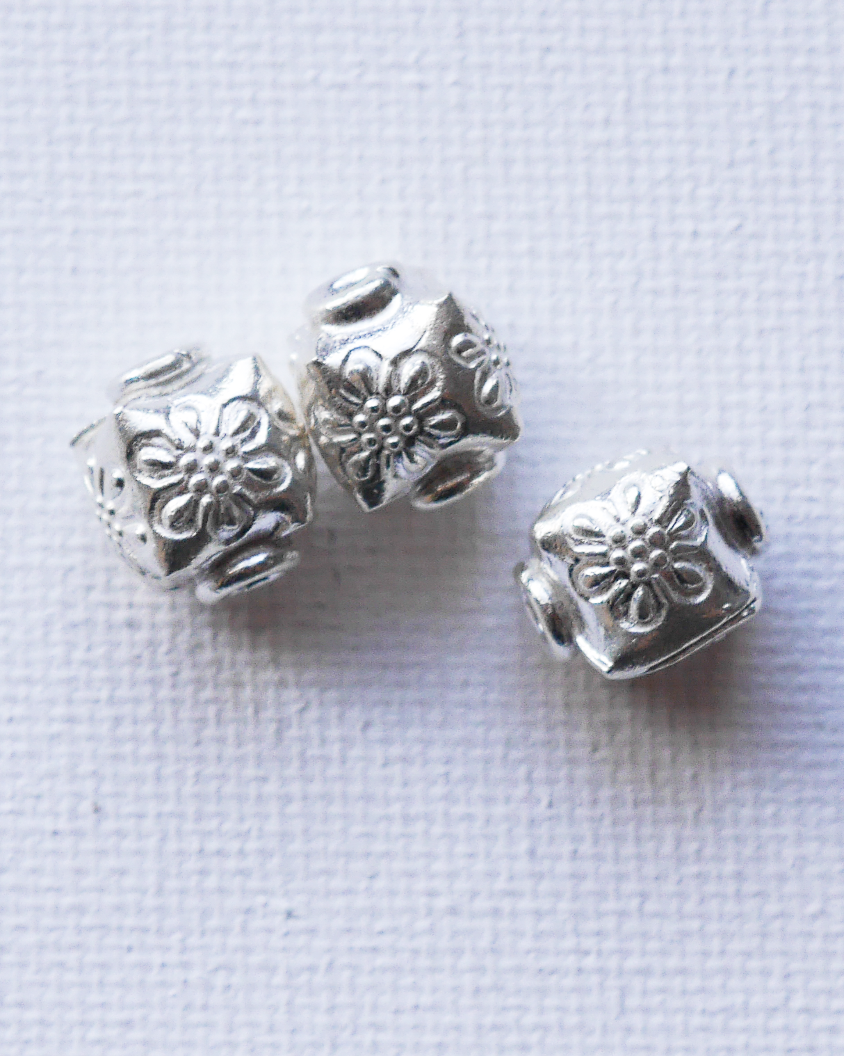 KSB118	カレンシルバー ビーズ フラワーバルーンビーズ　3Pcs